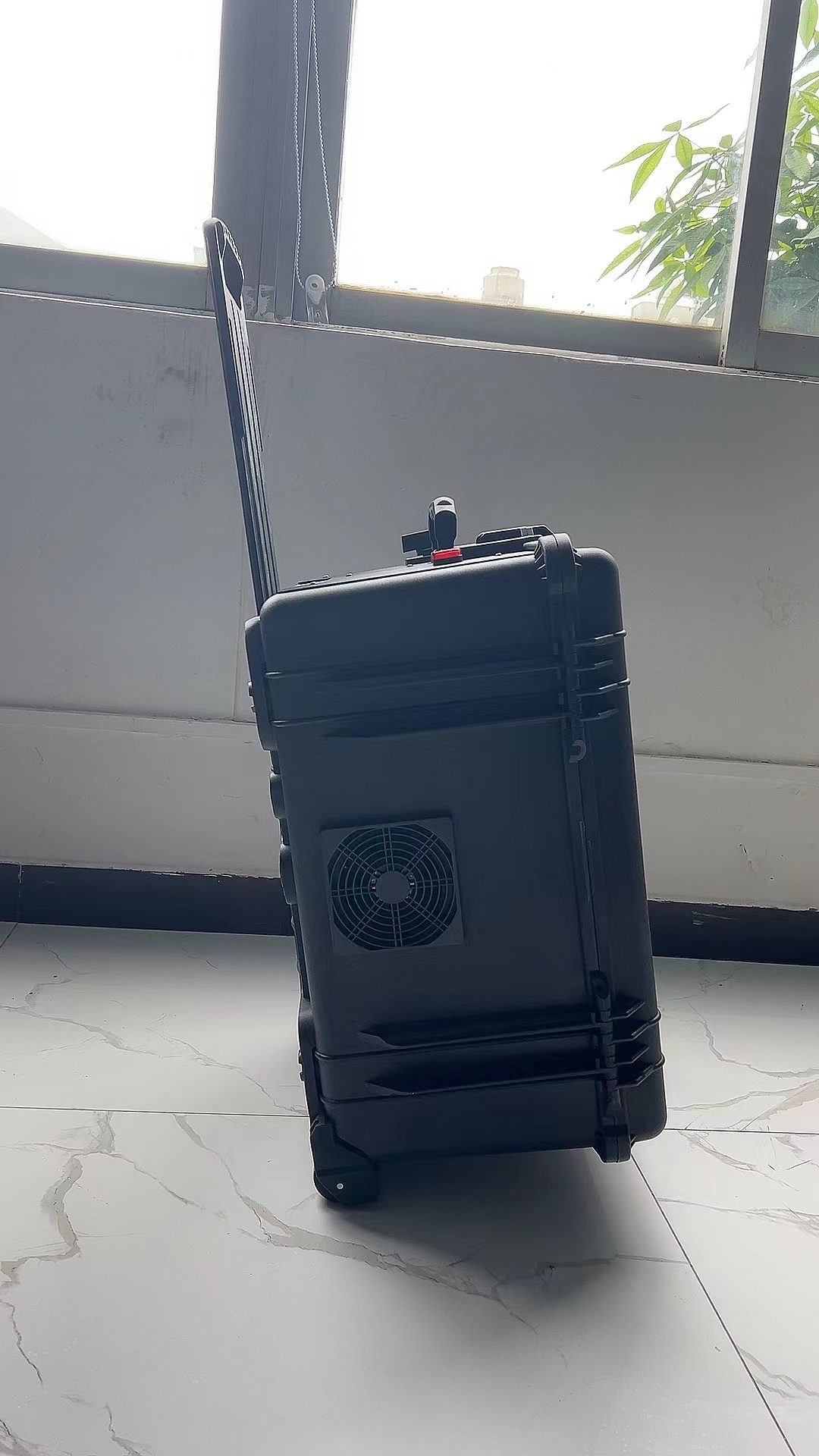 东区手拉箱型移动通信干扰器